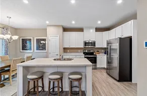 Amazing 4 Bedroom Townhouse - Image 3