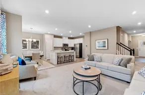 Amazing 4 Bedroom Townhouse - Image 2