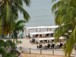 Modern on the beach with a pool and breakfast - Image 4