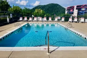 Mtn View Condo 2bd/2ba with pool/HT@ Bristol Baby! - Image 2