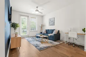 Trendy 1BR Apt|King Bed| Pool| Gym| Clse to BeachQ - Image 2