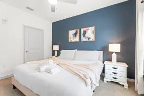 Trendy 1BR Apt|King Bed| Pool| Gym| Clse to BeachQ - Image 5