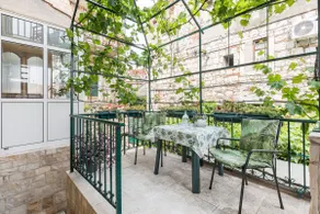Luxury apartment in old town center with terrace - Image 5