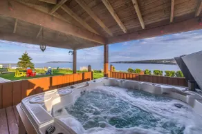 Oceanfront Captain's Walk | Hot Tub & Whale Watch - Image 2