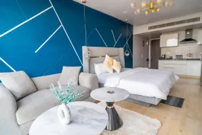 The City Lights-Luxe Apartment - Image 5