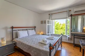 Central Two-Storey Home with Private Yard - Image 3