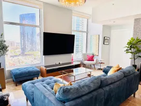 15th-Floor Luxury Condo in Little Italy - Image 4