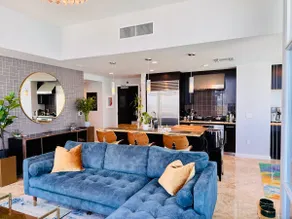 15th-Floor Luxury Condo in Little Italy - Image 5