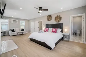 Brand New 6BR - Sleeps 15 - 1.5 Blocks to Beach - Image 2