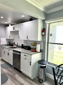 Modern Lake View Townhouse - Image 2