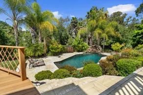 Stunning Group Retreat w/Pool! - Image 2