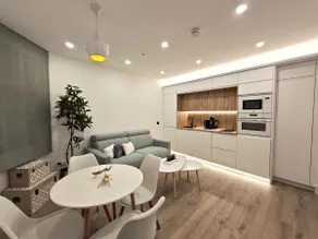 King Ferdinand II Apartment - Image 3