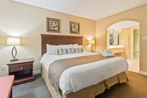 Gym+Pool+PetFriendly+KingBeds - Image 3