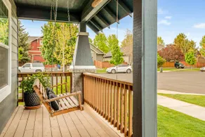 Cozy Sunshine Retreat in Bend - Image 5