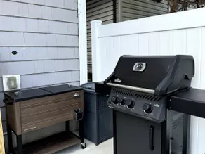 Luxurious 4BD APT EV Parking - Image 2