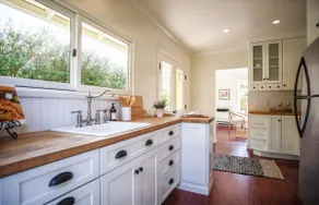 Cute 1BD House - Walk Downtown! - Image 5