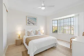 The Water House - Lakeside Serenity & Modern Comfort - Image 3
