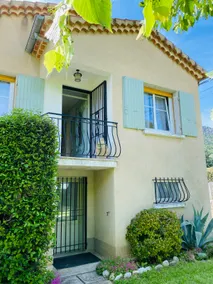Apartment with pool, air conditioning, view of St Julien - Image 2