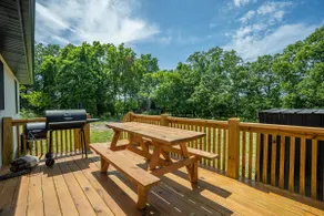 Farmhouse Retreat near Bennett Springs Park - Image 2