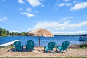 Maisey's Beach House - Image 2