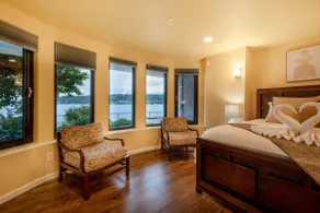 1BR 2BA Lower Unit with Lake Access - Prime Spot - Image 5