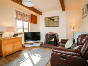Charming 3 Bed Cottage sleeps 5 - Image 3