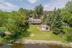 Luxury Lakefront Cottage - Image 2