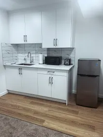 Cozy private suite - 12 minutes from the airport - Image 2