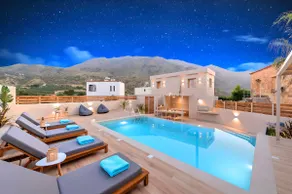 Hidden Gem Villa Private Pool & Heated Jaccuzzi - Image 3