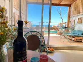 Artistic Sea View Getaway - Image 4