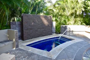 Walk to beach! Pool, AC, Views! - Image 2