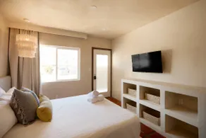 Cozy Modern Baja Beachfront Studio - Image 4