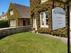 Courtyard Cottage - Image 3