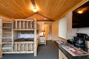 Deluxe Studio Cabin | Queen-over-Queen Bunk - Image 2