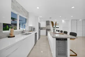 Villa Capri 4BR–Luxury Near Aventura Mall & Beache - Image 5