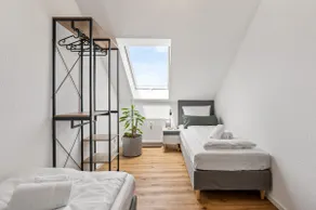 5-room apartment | 2 bathrooms & free parking - Image 3