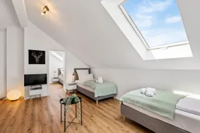 5-room apartment | 2 bathrooms & free parking - Image 5