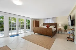 3/2 Boho Chic Retreat in NPB - Image 5