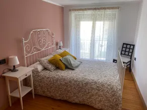 Apartment with plenty of room - Image 3