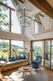 Vineyard house with hot tub and sauna - Image 2