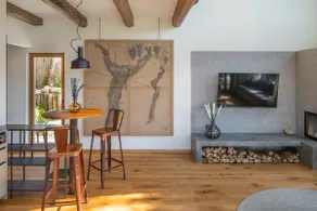 Vineyard house with hot tub and sauna - Image 4