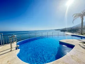 Beachfront Paradise: Terrace & Perfect Pool - Image 2