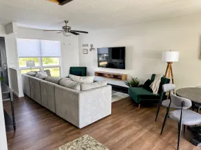 Stunning Grass Lake Duplex - Sleeps 8 - Jackson MI - Image 4