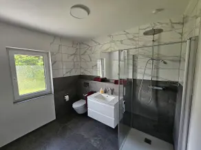 1-room accommodation surrounded by greenery - Image 5