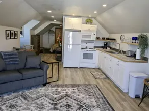 The Mill Pond Apartment - .5mi to Downtown Hayward - Image 2