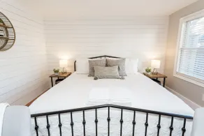Spacious Historic Studio | 65in TV | Downtown - Image 2