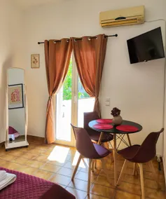 Grandma's Pine Apartments - Image 3