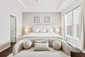 Spacious Upscale Townhome Near Hanover and BWI - Image 3