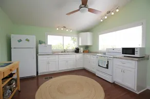 Quiet In-Town Home - Image 4