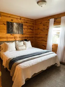 Serene 4-bedroom cabin in rural Missouri - Image 5